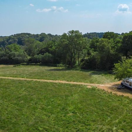 American School Bus Retreat With Hot Tub In Sussex Meadow Укфилд Экстерьер фото